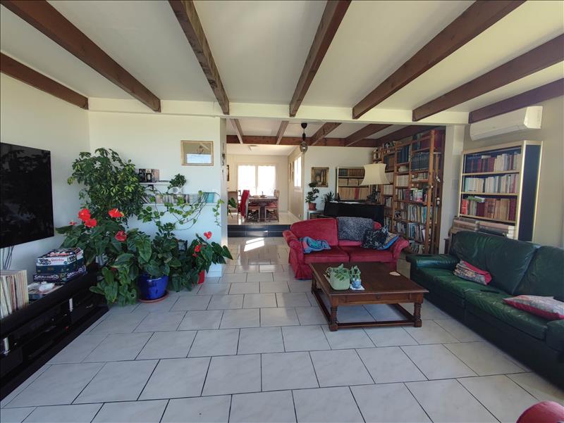 Vente Maison CHALAIS 16210 9 pièces - 208 m²