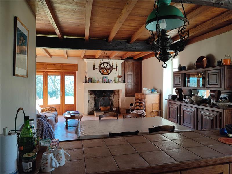Vente Maison BARDENAC - 6 pièces -145 m² - (16210)