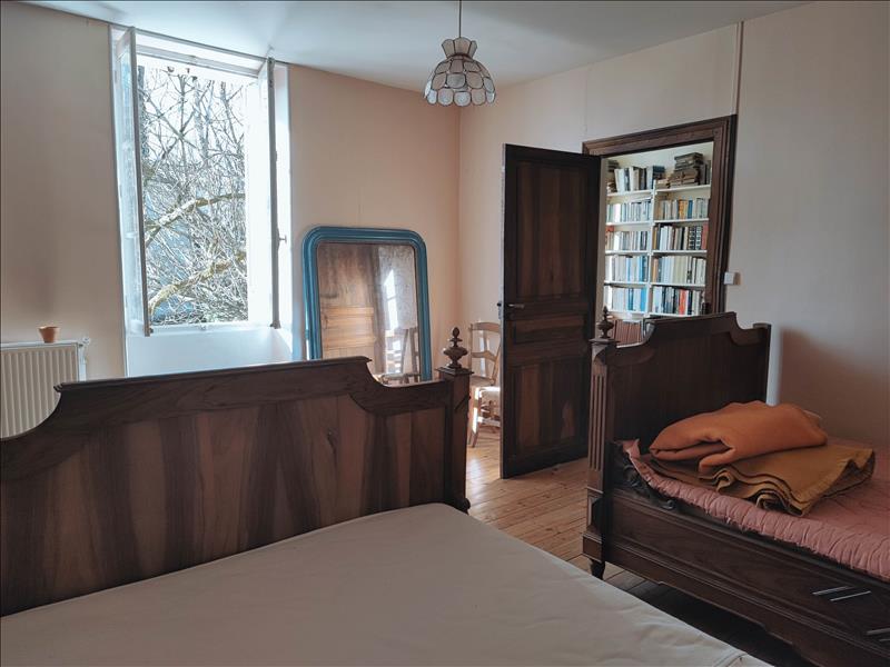 Vente Maison BARDENAC - 6 pièces -145 m² - (16210)