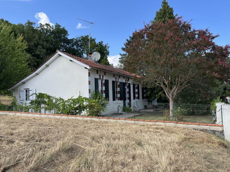Vente Maison MEDILLAC - 6 pièces -140 m² - (16210)