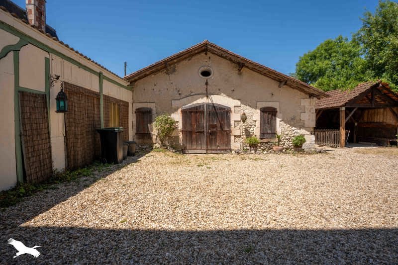 Vente Maison CHALAIS - 9 pièces -200 m² - (16210)