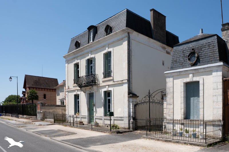 Vente Maison CHALAIS - 9 pièces -200 m² - (16210)