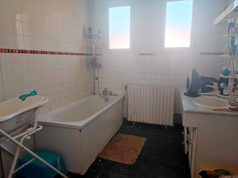 Vente Maison CHALAIS - 6 pièces -115 m² - (16210)