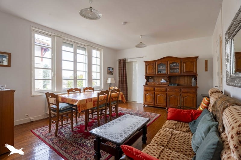 Vente Maison CHALAIS - 7 pièces -130 m² - (16210)