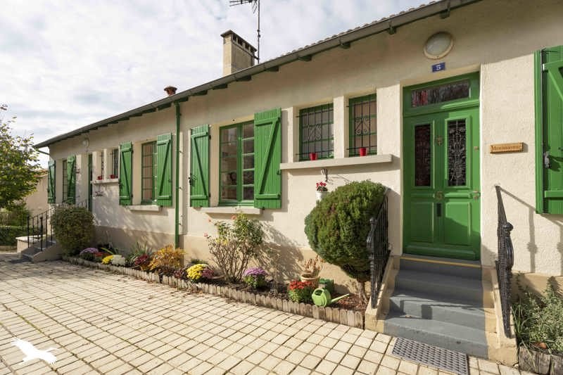 Vente Maison CHALAIS - 7 pièces -130 m² - (16210)