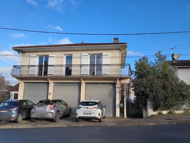 Vente Maison CHALAIS - 4 pièces -78 m² - (16210)