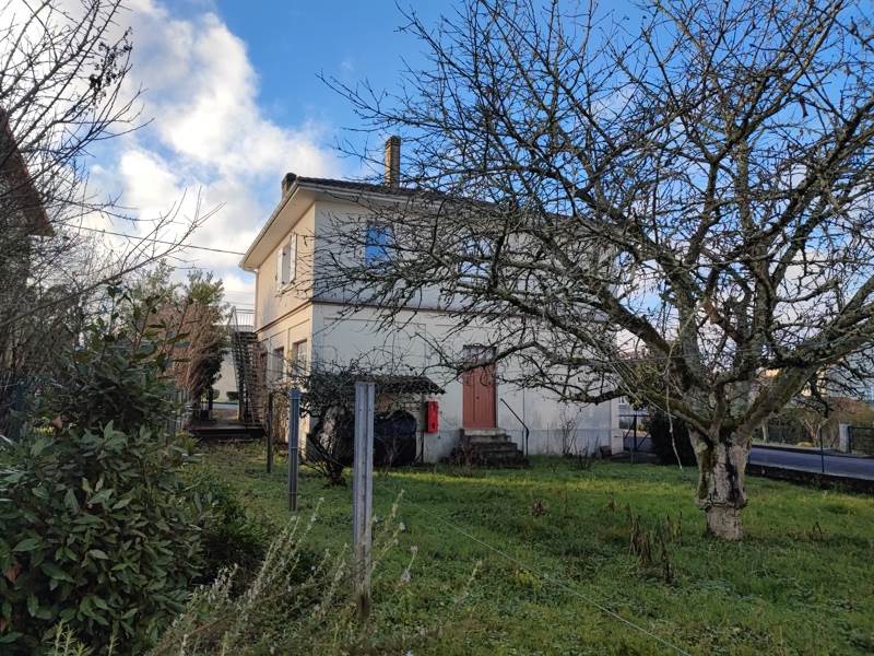 Vente Maison CHALAIS - 4 pièces -78 m² - (16210)