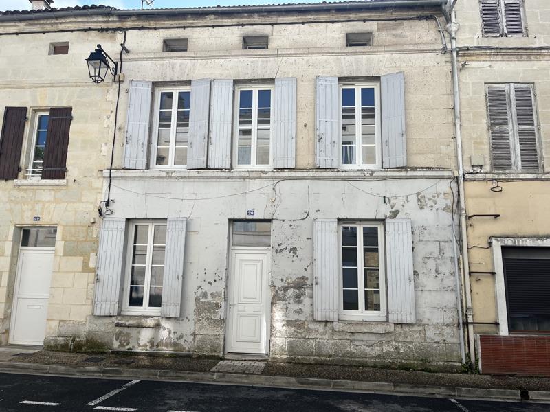 Vente Maison CHALAIS - 5 pièces -98 m² - (16210)