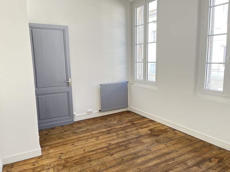 Vente Maison CHALAIS - 5 pièces -98 m² - (16210)