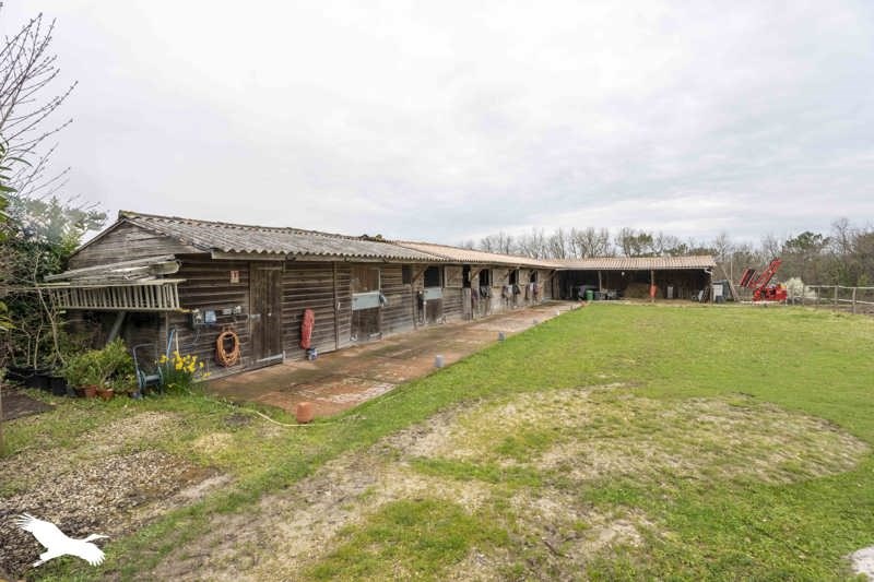 Vente Maison CHATIGNAC - 10 pièces -370 m² - (16480)