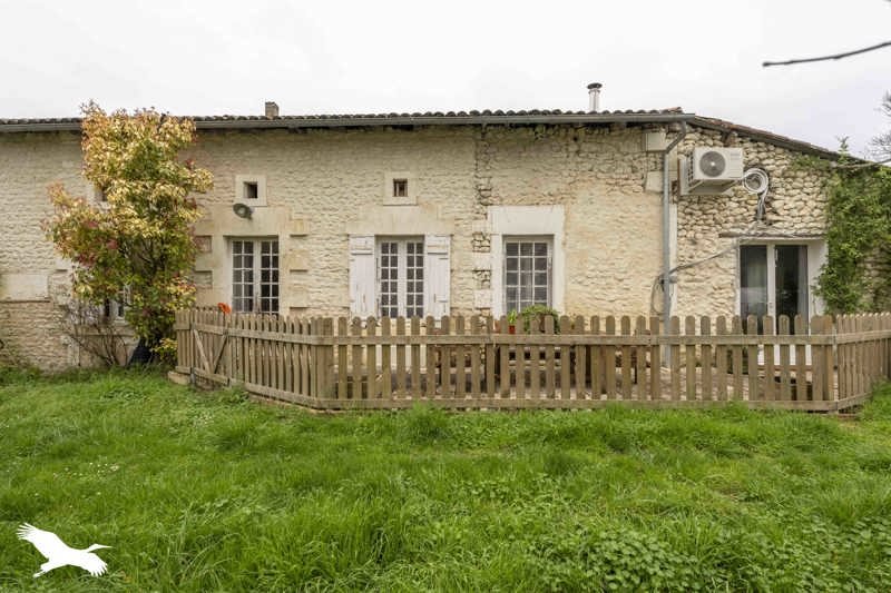 Vente Maison CHATIGNAC - 10 pièces -370 m² - (16480)