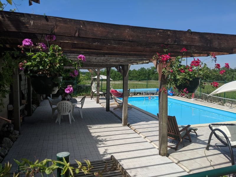 Vente Maison CHATIGNAC - 10 pièces -370 m² - (16480)