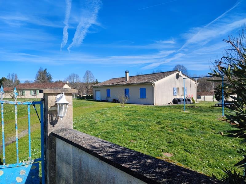 Vente Maison GUIZENGEARD - 4 pièces -86 m² - (16480)