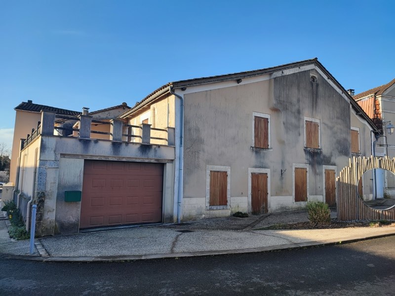 Vente Maison BROSSAC - 6 pièces -176 m² - (16480)