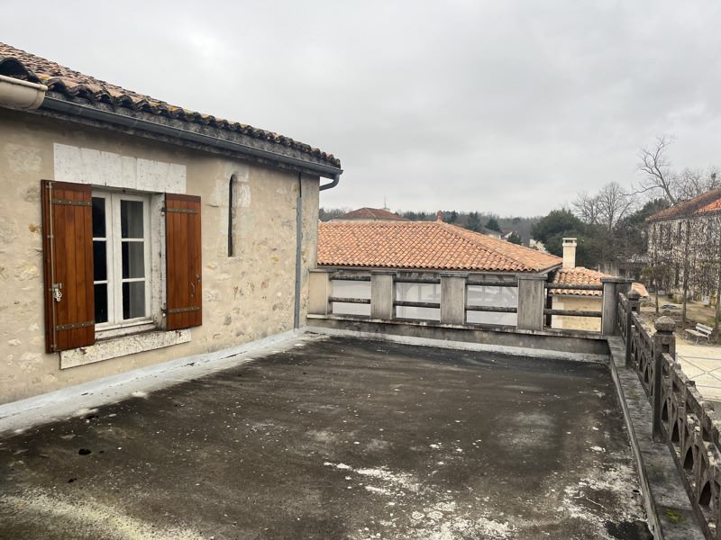 Vente Maison BROSSAC - 6 pièces -176 m² - (16480)