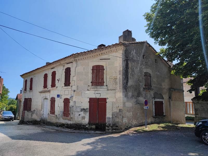 Vente Maison BAZAC - 6 pièces -206 m² - (16210)