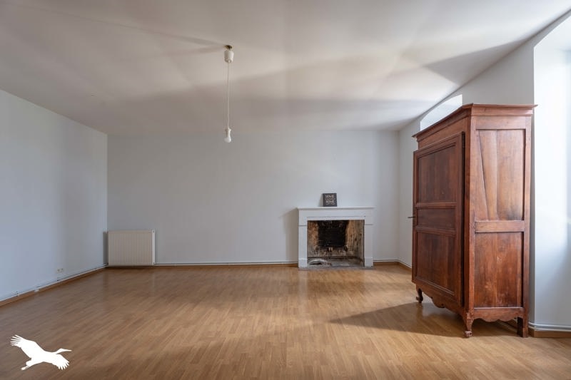 Vente Maison MONTBOYER - 8 pièces -280 m² - (16620)