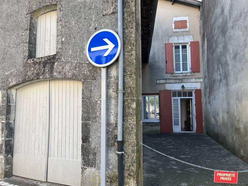 Vente Maison BROSSAC - 6 pièces -174 m² - (16480)