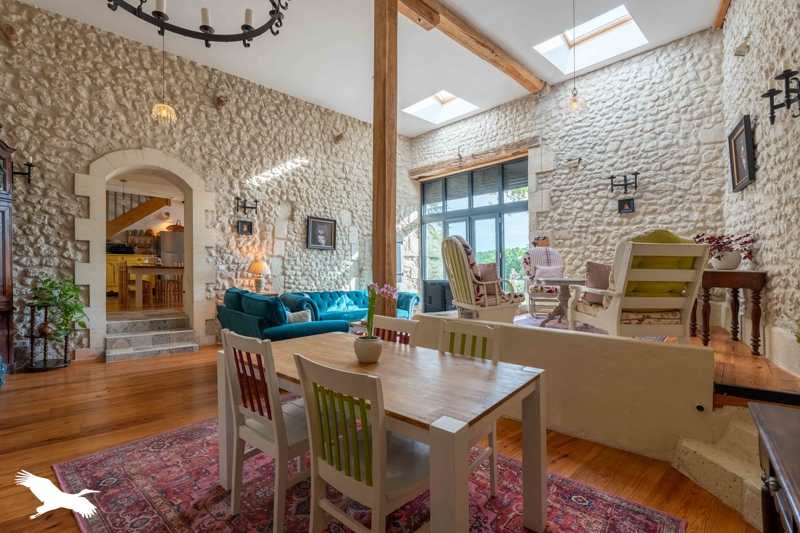 Vente Maison ST ROMAIN - 8 pièces -330 m² - (16210)