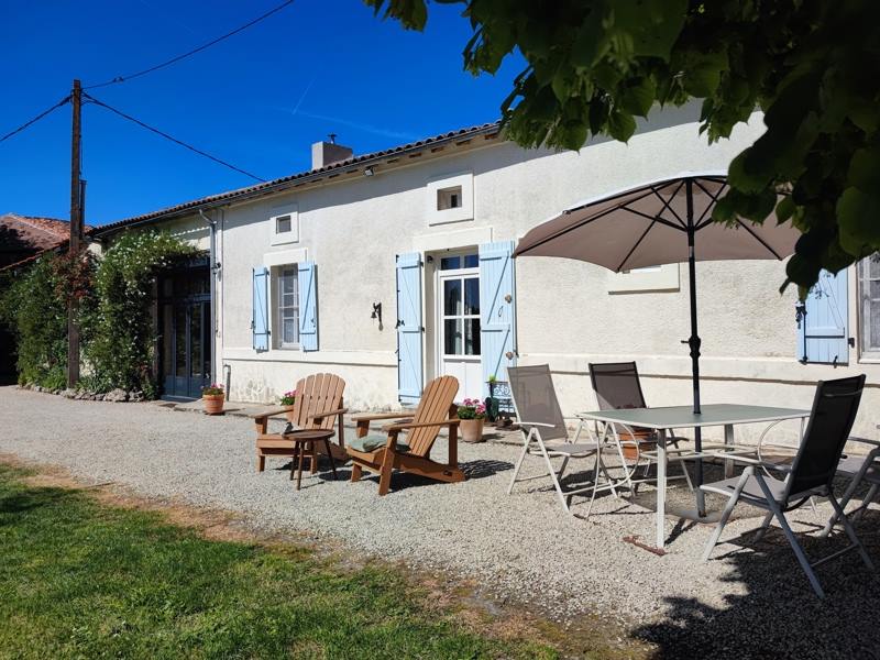 Vente Maison ST ROMAIN - 8 pièces -330 m² - (16210)