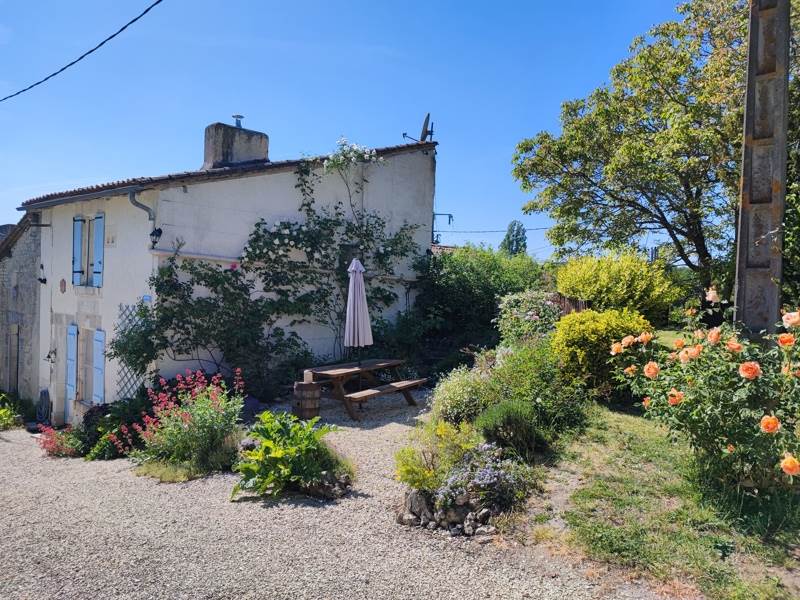 Vente Maison ST ROMAIN - 8 pièces -330 m² - (16210)