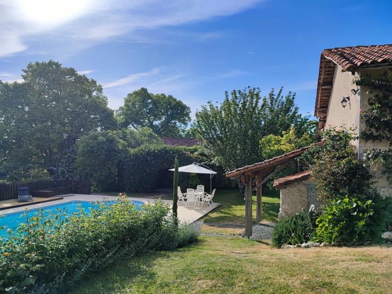 Vente Maison ST ROMAIN - 8 pièces -330 m² - (16210)