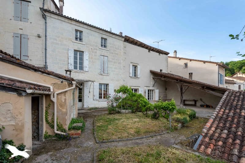 Vente Maison AUBETERRE SUR DRONNE - 5 pièces -180 m² - (16390)