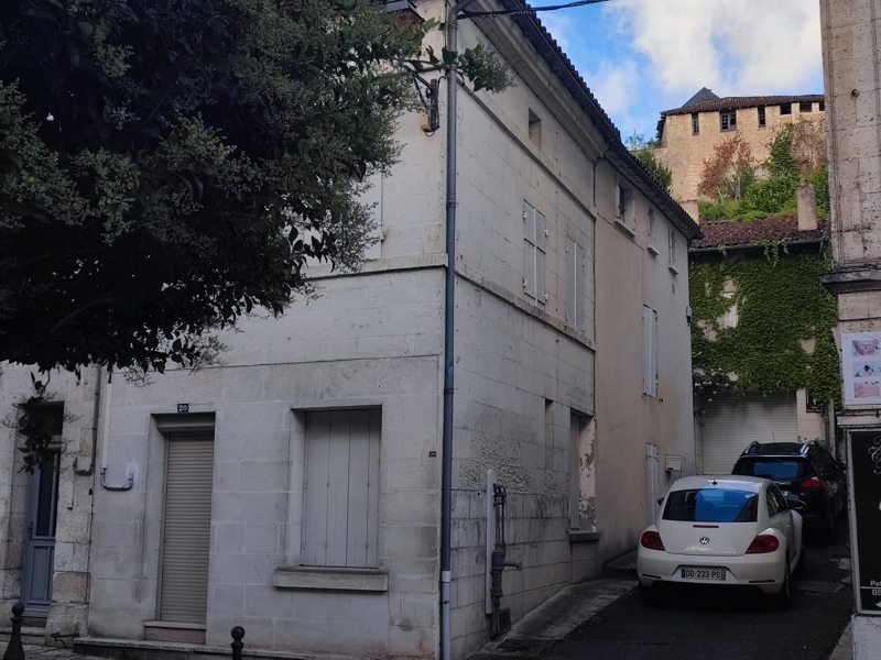 Vente Maison CHALAIS - 6 pièces -92 m² - (16210)