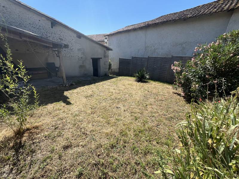 Vente Maison ST ROMAIN - 4 pièces -110 m² - (16210)