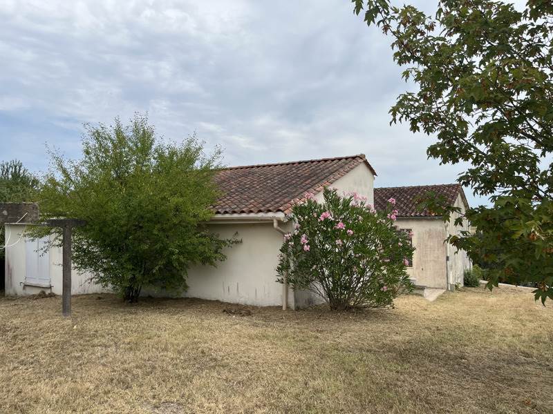 Vente Maison BONNES - 5 pièces -147 m² - (16390)