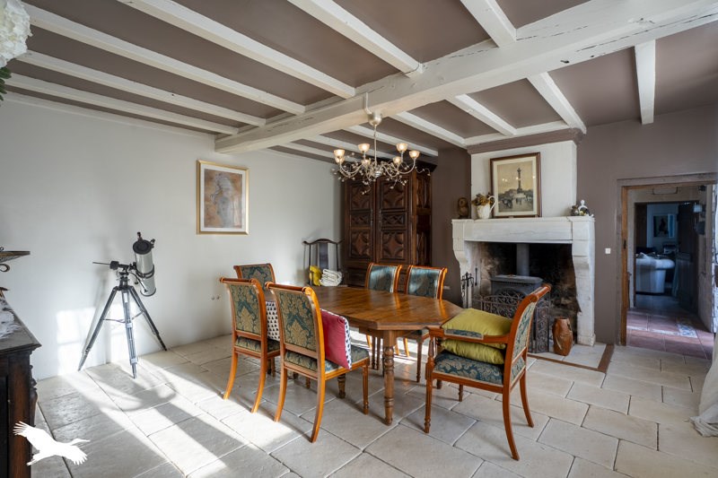 Vente Maison Guizengeard - 7 pièces -210 m² - (16480)