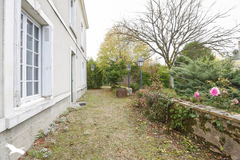 Vente Maison SAVIGNE SUR LATHAN - 8 pièces -280 m² - (37340)