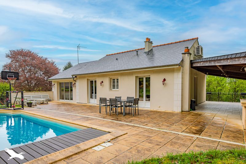 Vente Maison ST ETIENNE DE CHIGNY - 7 pièces -155 m² - (37230)