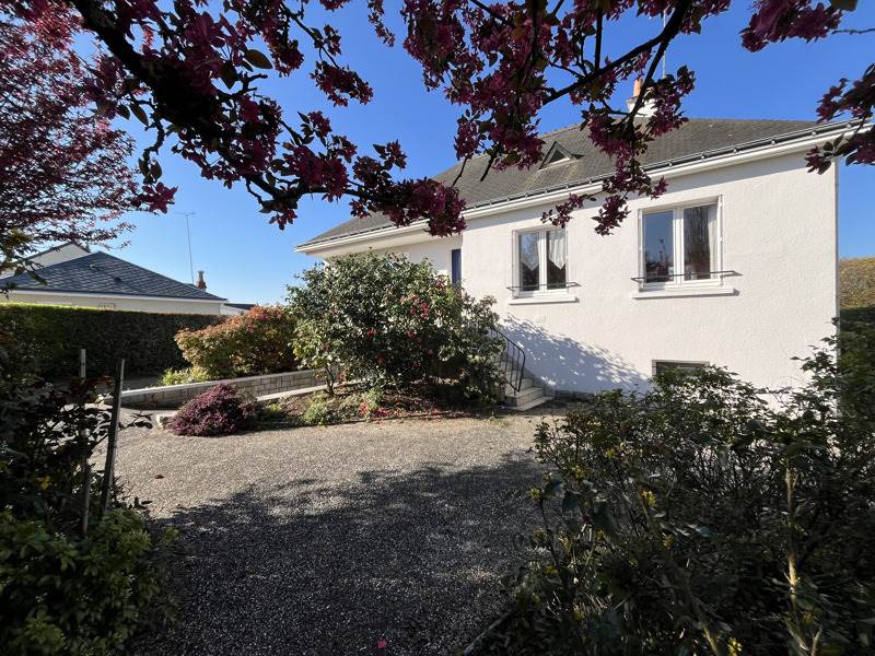 Maison 8 pièces 157 m² · à Montlouis-sur-Loire · 157 m² · 317 700 €