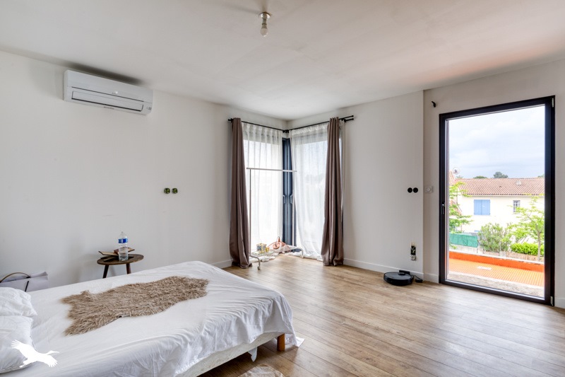 Vente Maison ST JEAN DE VEDAS - 6 pièces -250 m² - (34430)