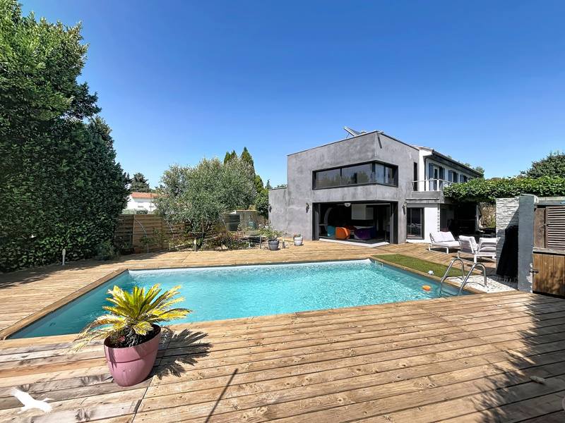 Vente Maison ST JEAN DE VEDAS - 10 pièces -240 m² - (34430)