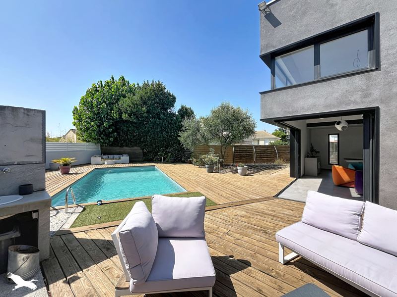 Vente Maison ST JEAN DE VEDAS - 10 pièces -240 m² - (34430)