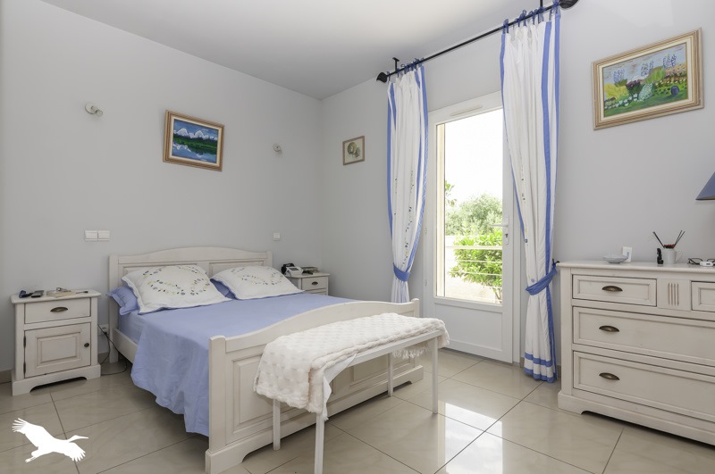 Vente Maison PUISSALICON - 5 pièces -152 m² - (34480)
