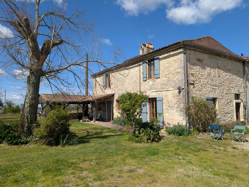 Vente Maison ESCLOTTES - 9 pièces -302 m² - (47120)