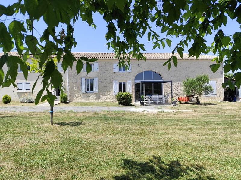 Vente Maison CAZAUGITAT - 8 pièces -268 m² - (33790)