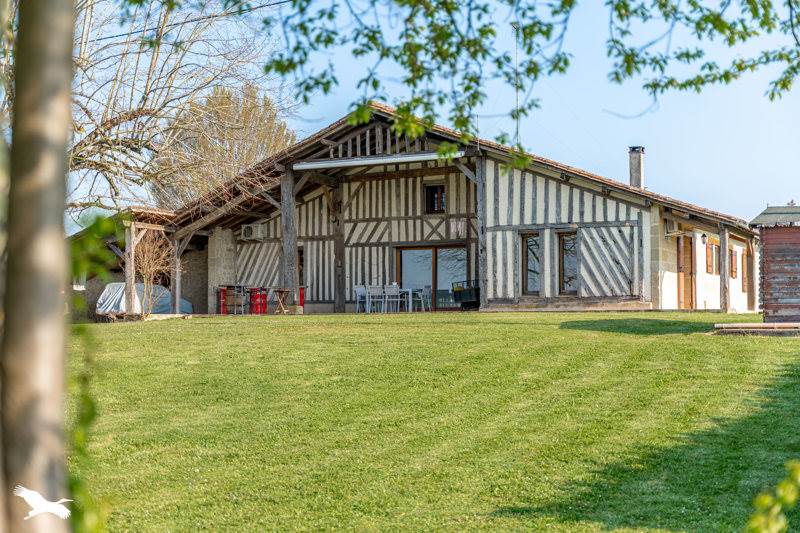 Maison 8 pièces 335 m² · à Saint-Pardoux-Isaac · 335 m² · 359 000 €