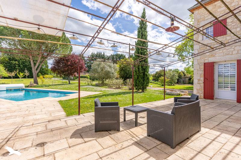 Vente Maison MONVIEL - 9 pièces -223 m² - (47290)