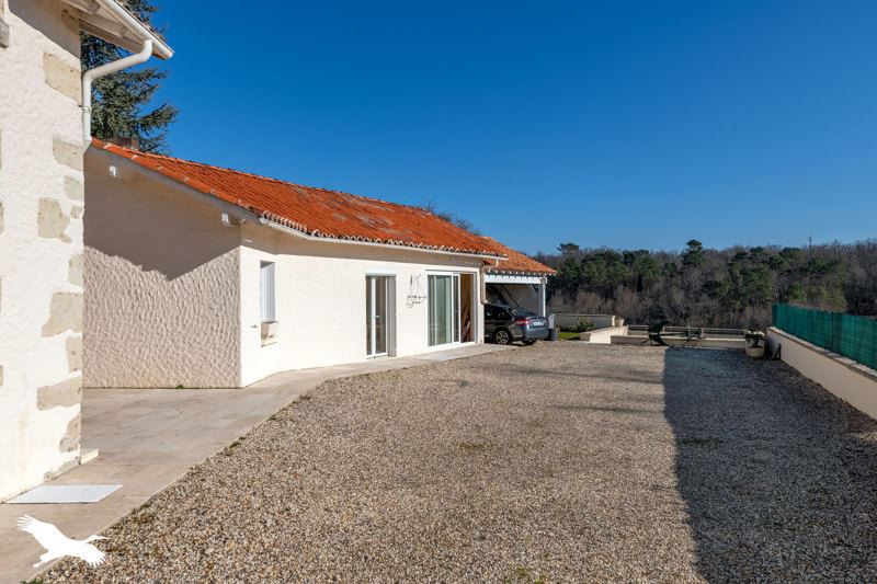 Vente Maison LA CHAPELLE GONAGUET - 5 pièces -169 m² - (24350)