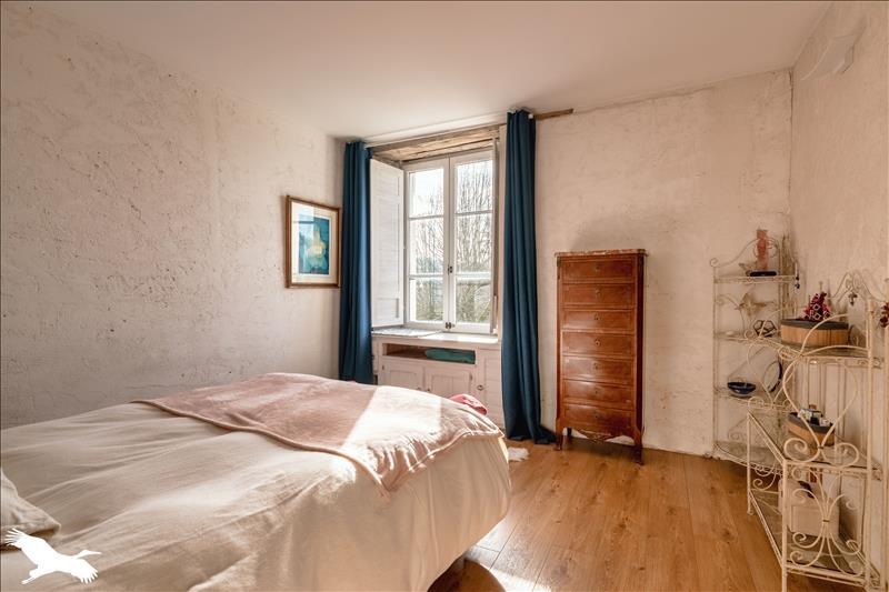 Vente Maison CHANCELADE - 8 pièces -255 m² - (24650)