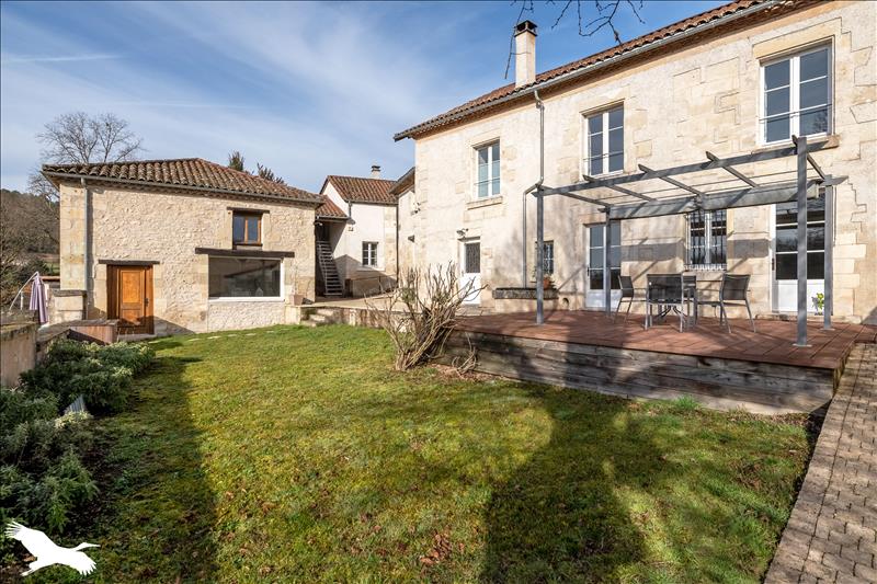 Vente Maison CHANCELADE - 8 pièces -255 m² - (24650)