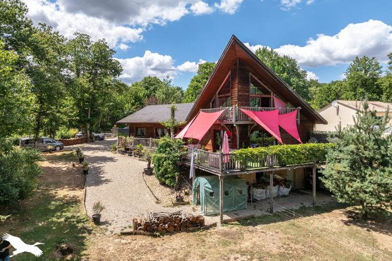 Maison 6 pièces 141 m² · à Agonac · 141 m² · 317 700 €
