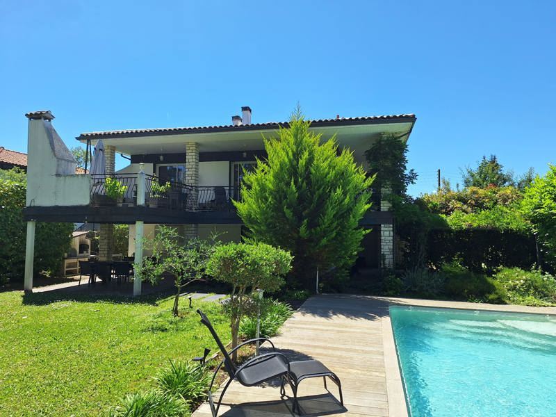 Vente Maison PESSAC - 8 pièces -237 m² - (33600)