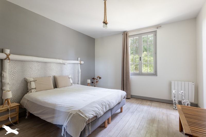Vente Maison BIGNAY - 10 pièces -364 m² - (17400)