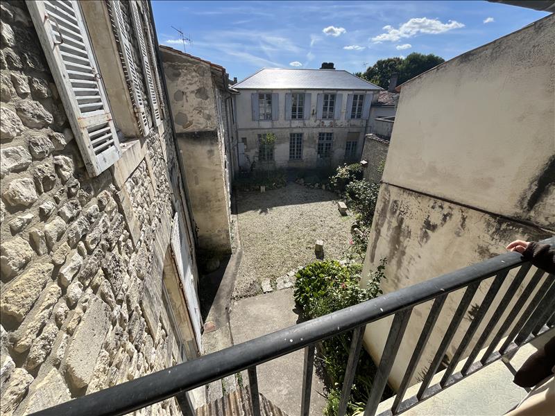 Vente Maison ST JEAN D ANGELY - 22 pièces -438 m² - (17400)