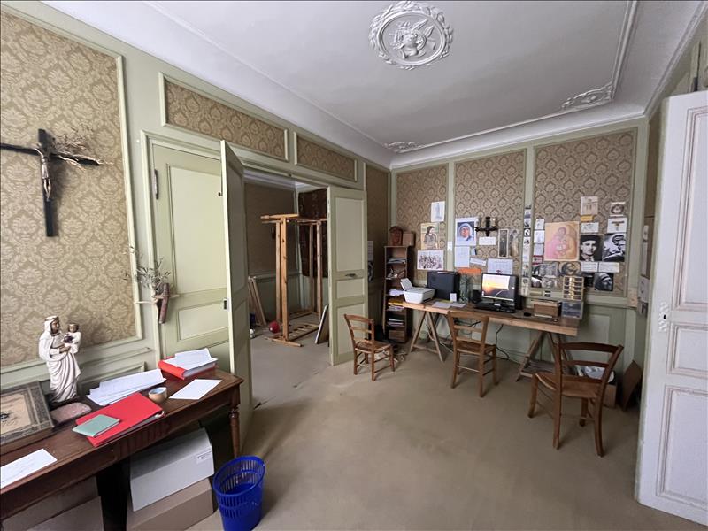 Vente Maison ST JEAN D ANGELY - 22 pièces -438 m² - (17400)